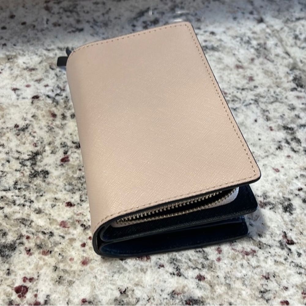 Wallet - Picture 3 of 6